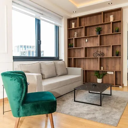 Luxury In Waterfront With Views Apartment *