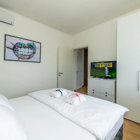 Apartment Luxury In Waterfront With Views *