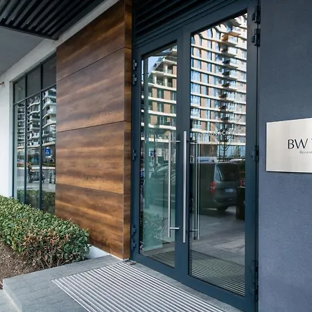 Luxury In Waterfront With Views Apartment