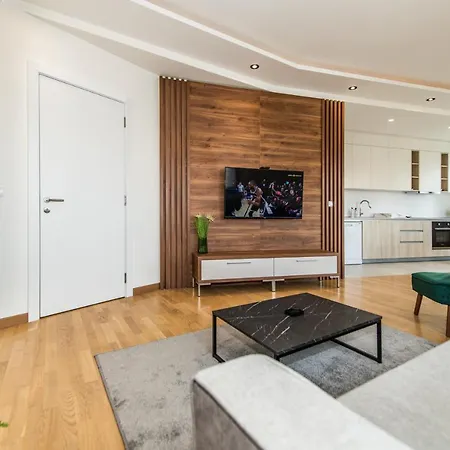 Luxury In Waterfront With Views Belgrade